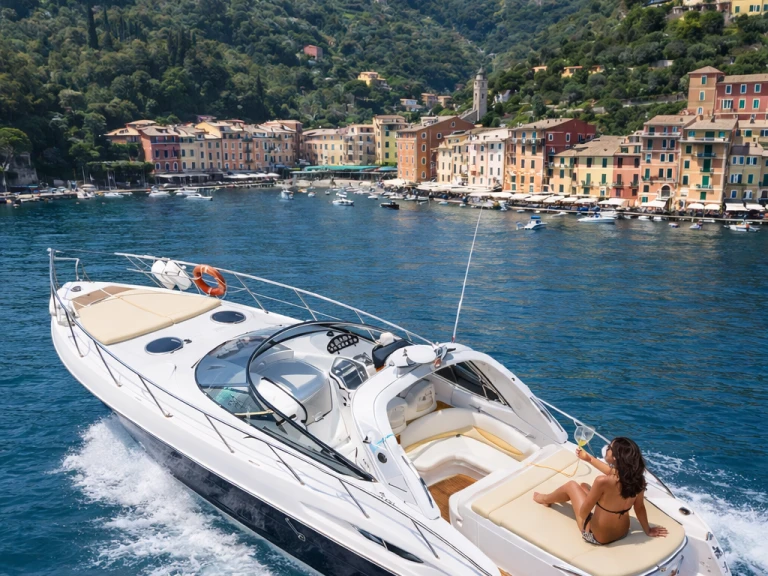 Pronájem Motorová loď Cranchi s licencí