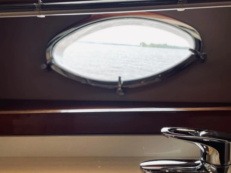 Pronajmout si Princess Princess V53 v Makarska