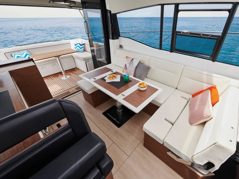 Pronájem lodi Makarska lákavé ceny NC 37