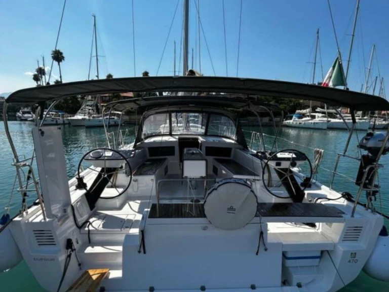 Pronajmout si Dufour Dufour 470 v Vibo Marina