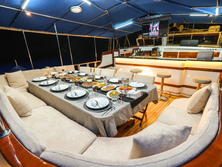 Pronajmout Plachetnice se skipperem či ne  v Fethiye