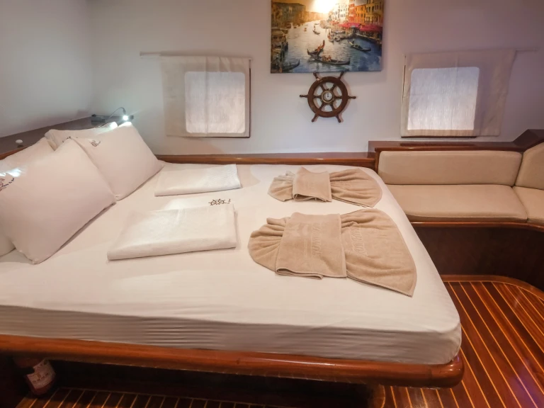 Pronajmout si  Junior Tarkan - Premium Gulet v Fethiye