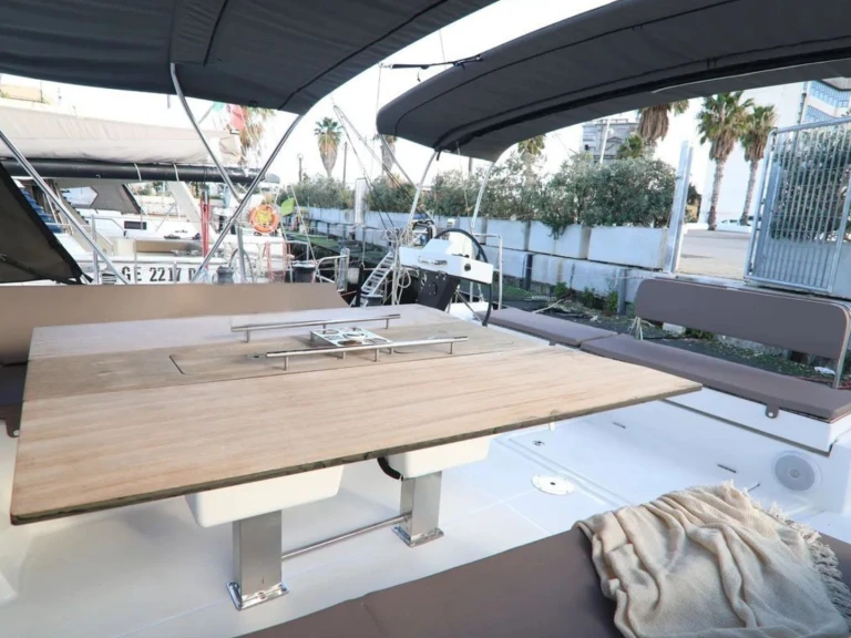 Dufour Dufour 470 jednotlivci a charterové společnosti v Vibo Marina