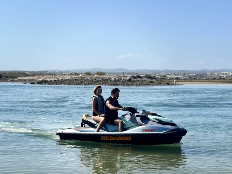 Pronájem Vodní skútr v Cascais -Sea-Doo GTI se 170