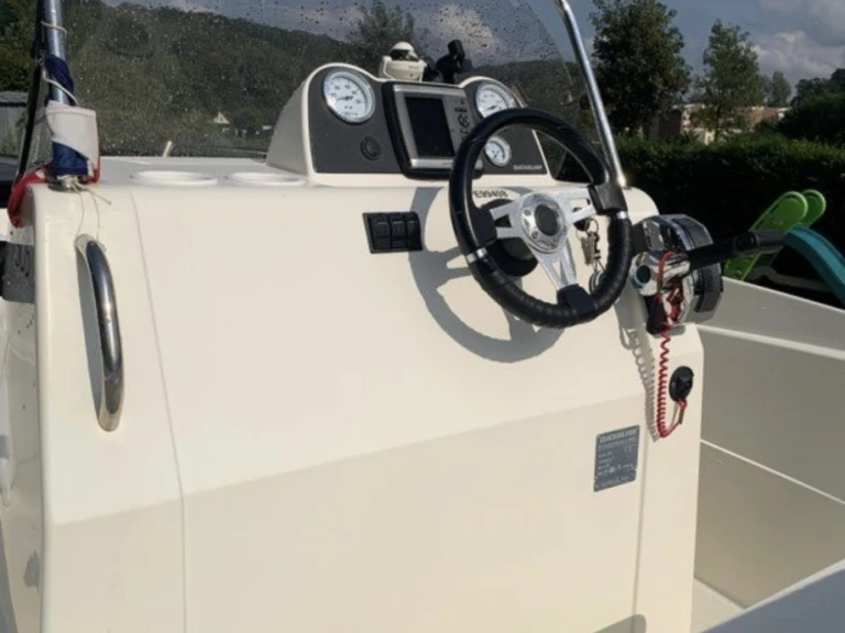 Pronájem lodi Dunkerque lákavé ceny AVTIV505OPEN