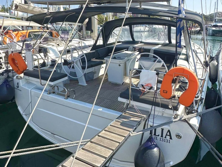 Pronájem lodi Bénéteau Oceanis 46.1 v Alimos na Samboatu