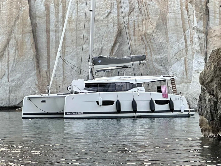 Fountaine Pajot Isla 40 (5 cab.) jednotlivci a charterové společnosti v Paros (ostrov)