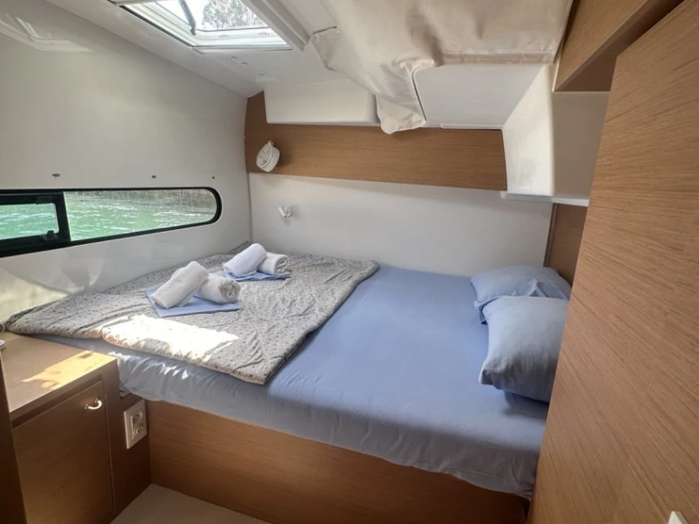 Katamarán k pronájmu v Tivat za nejlepší cenu