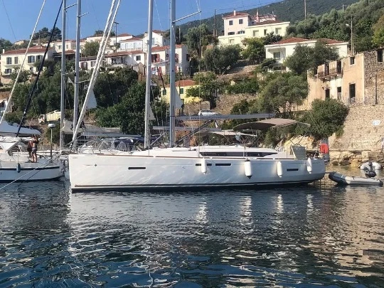 Jeanneau Sun Odyssey 409 (3 cab.) jednotlivci a charterové společnosti v Lefkáda