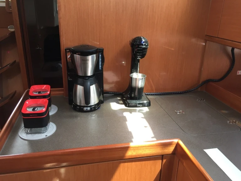 Pronajmout Plachetnice se skipperem či ne Bavaria v Skiathos