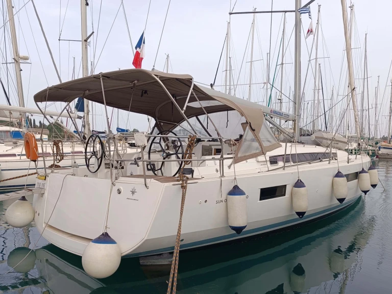 Jeanneau Sun Odyssey 440 jednotlivci a charterové společnosti v Gouvia