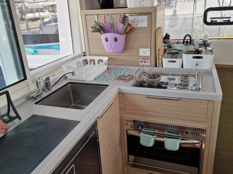 Pronájem Katamarán v Alimos -Lagoon Lagoon 40