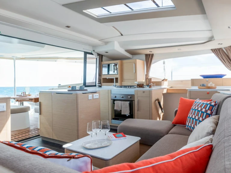 Pronájem jachty v Nea Peramos -Fountaine Pajot FP 44 Quatuor (6cab.) na Samboatu