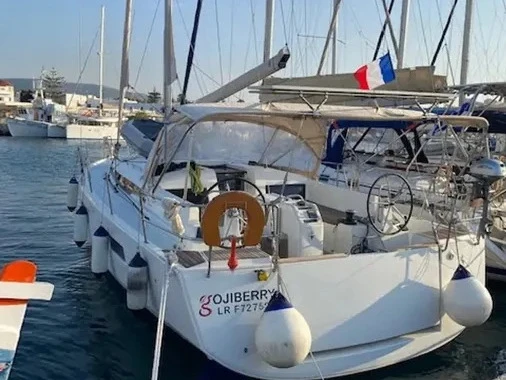 Pronájem lodi Jeanneau Sun Odyssey 440 v Paros (ostrov) na Samboatu