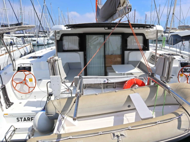 Pronájem lodi Paros (ostrov) lákavé ceny Excess 11 (6 cab.)