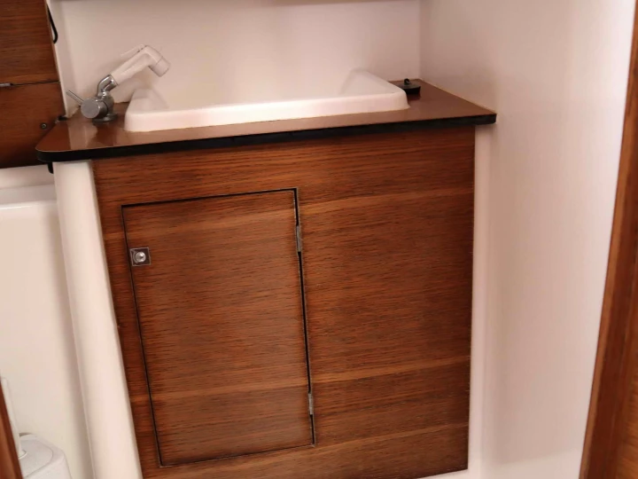 Pronajmout si Dufour Dufour 382 Grand Large v Alimos