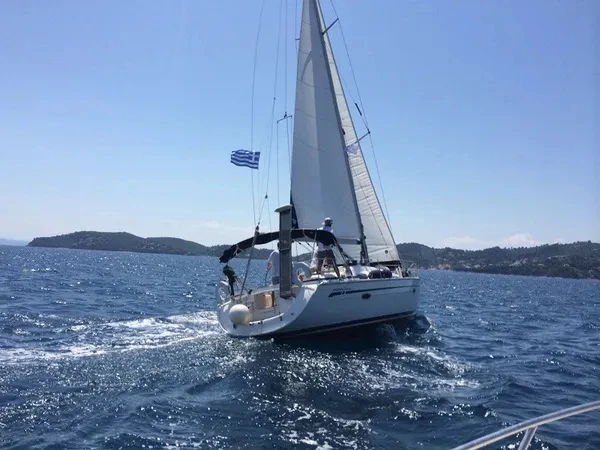 Pronájem jachty v Volos -Bavaria Bavaria 39 Cruiser (3 cab.) na Samboatu