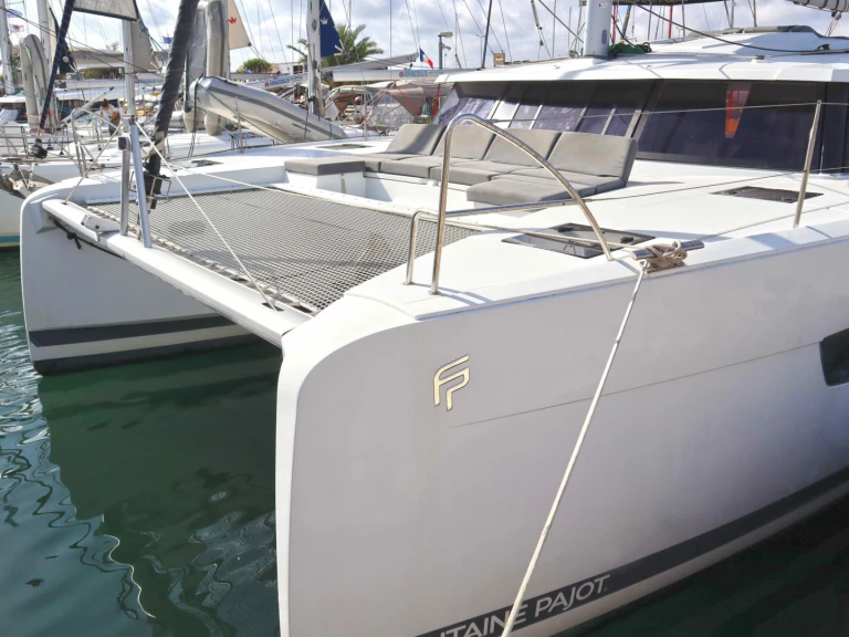 Katamarán k pronájmu v Nea Peramos za nejlepší cenu