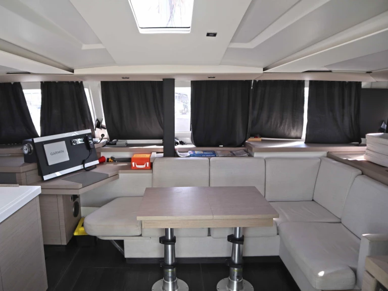Pronájem jachty v Nea Peramos -Fountaine Pajot Astréa 42 Maestro (5 cab.) na Samboatu