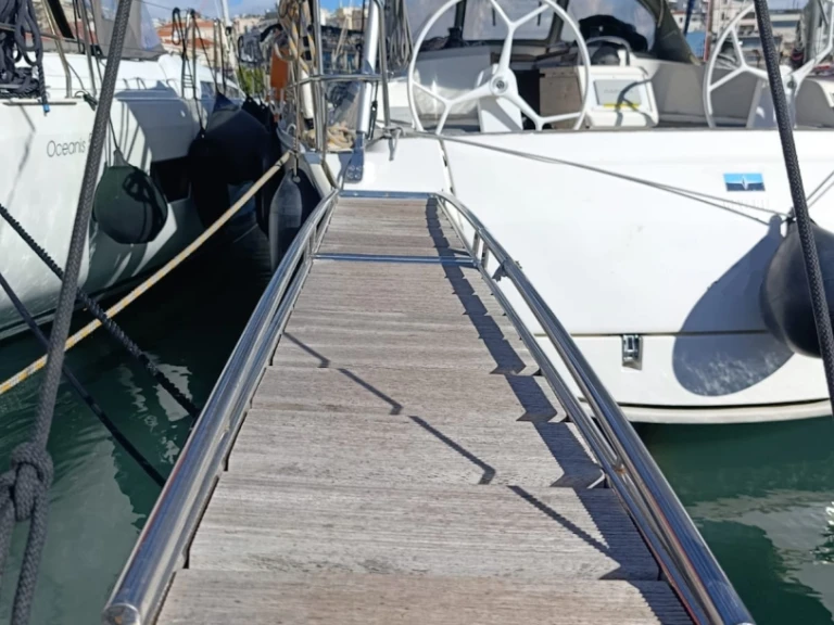 Pronájem lodi Bavaria Bavaria 41 Cruiser v Alimos na Samboatu