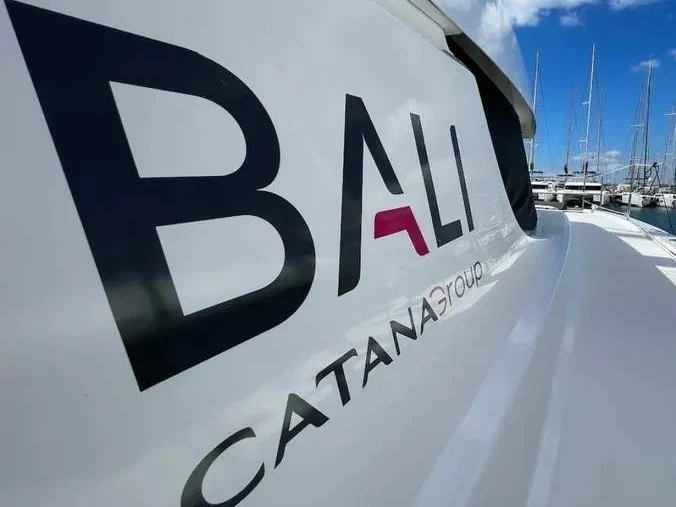 Bali Bali 4.8 jednotlivci a charterové společnosti v Alimos