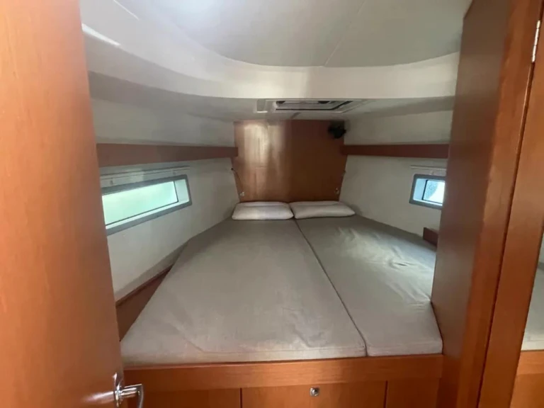 Pronájem lodi Bavaria Bavaria C42 (3 cab.) v Paros (ostrov) na Samboatu