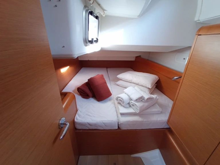 Pronájem jachty v Lefkáda -Jeanneau Sun Odyssey 379 (3 cab.) na Samboatu