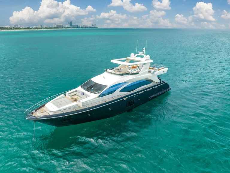 Pronajmout si Azimut Sky v Montauk