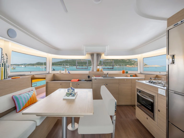 Pronájem lodi Nea Peramos lákavé ceny Lagoon 38 (6 cab.)