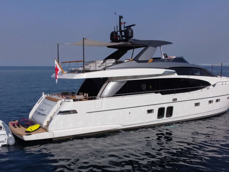 Pronajmout Jachta se skipperem či ne San Lorenzo v Olbia