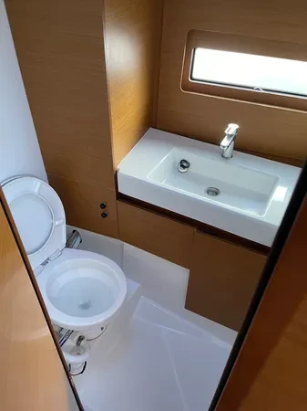 Pronájem Plachetnice Jeanneau s licencí