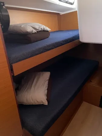Pronájem jachty v Nea Peramos -Jeanneau Sun Loft 47 (7 cab.) na Samboatu
