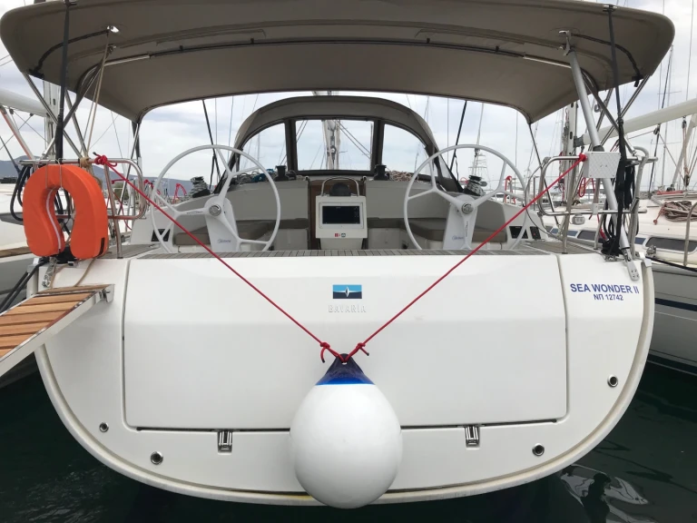 Pronajmout si Bavaria Cruiser 46 v Gouvia