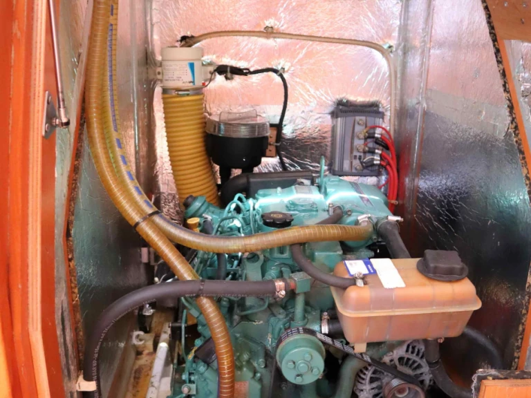 Bavaria Bavaria Cruiser 40 (3 cab.) jednotlivci a charterové společnosti v Nea Peramos