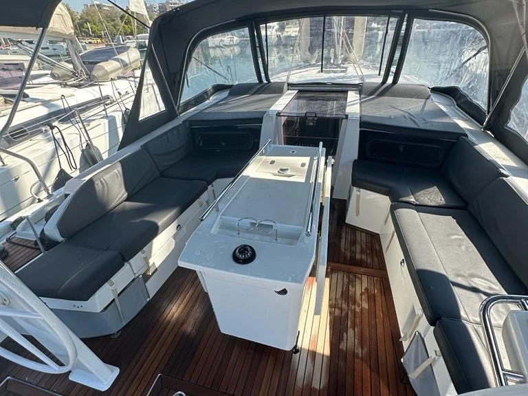 Pronájem lodi Bénéteau Oceanis 46.1 v Alimos na Samboatu