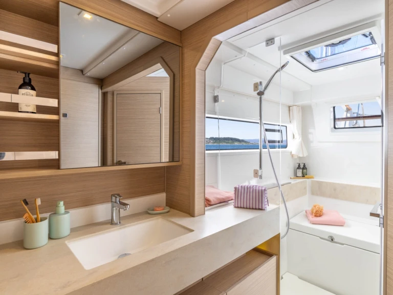 Pronájem lodi Kos lákavé ceny Lagoon 43 (6 cab.)