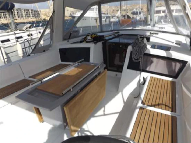 Pronájem lodi Kalkara lákavé ceny Oceanis 48