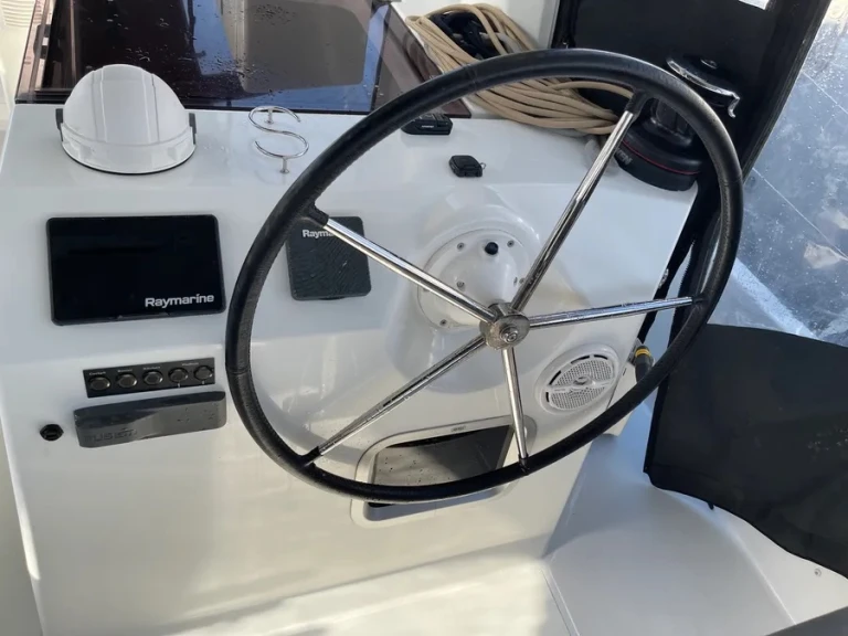 Pronajmout Plachetnice se skipperem či ne Jeanneau v Paros (ostrov)