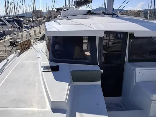 Pronájem lodi Bali Bali 4.2 (5 cab.) v Bormes-les-Mimosas na Samboatu