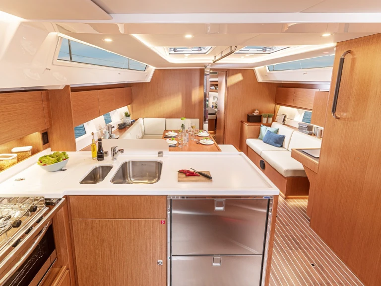 Pronájem lodi Volos lákavé ceny Bavaria C45