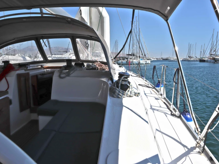 Pronájem lodi Bavaria Cruiser 46 v Alimos na Samboatu