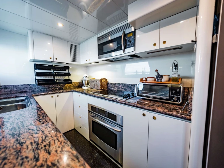 Pronájem lodi Johnson SOUTHERN BELLE v Sint Maarten na Samboatu