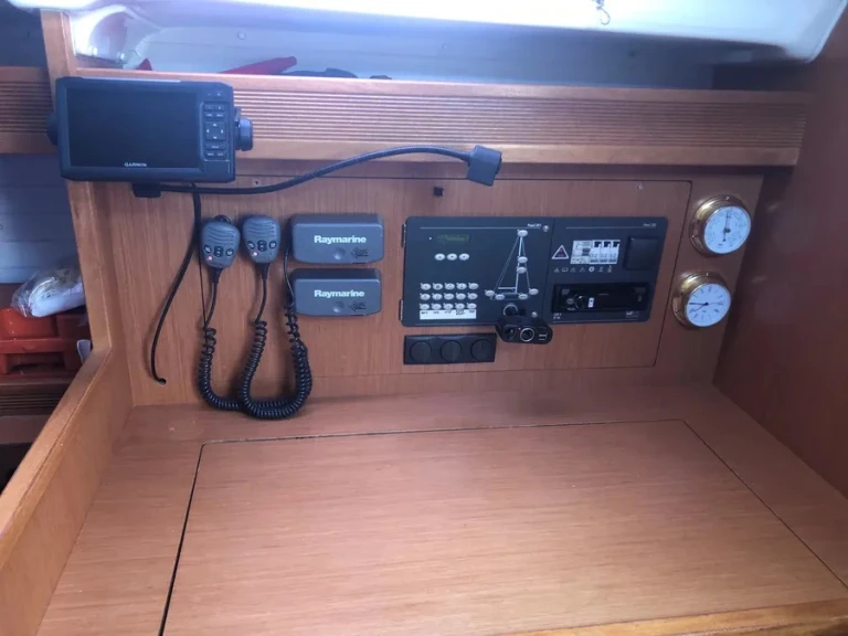 Pronájem jachty v Nea Peramos -Bavaria Bavaria 43 Cruiser (3 cab.) na Samboatu