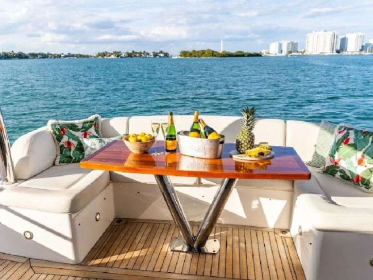 Pronájem jachty v New York (City) -Sunseeker Asha na Samboatu