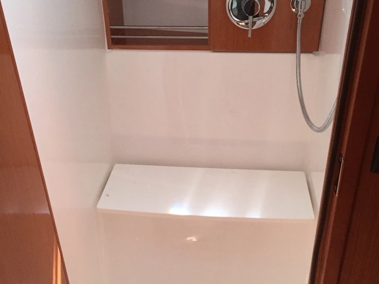 Pronajmout si Bavaria Cruiser 46 v Skiathos