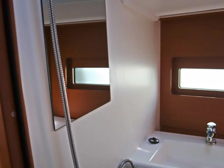 Pronajmout Plachetnice se skipperem či ne Jeanneau v Nea Peramos