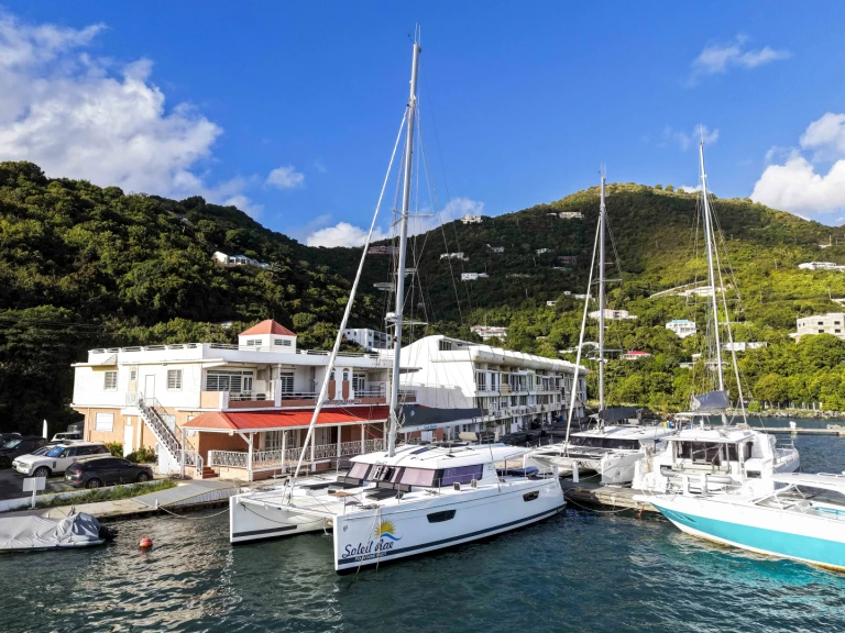 Pronajmout si Fountaine Pajot Fountaine Pajot Saba 50 (Owner's Version) v Road Town