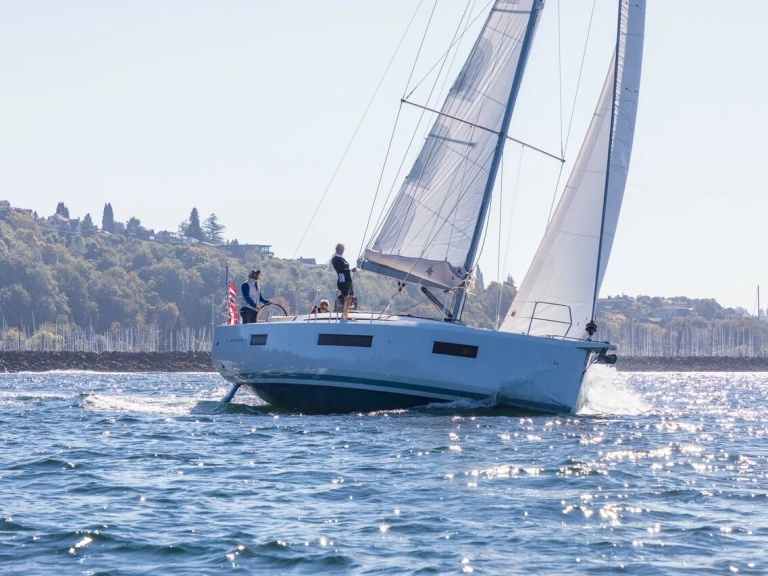 Pronájem lodi Nea Peramos lákavé ceny Sun Odyssey 440