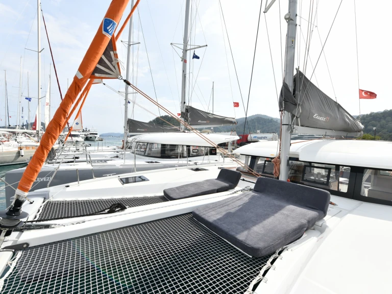 Excess Excess 11 jednotlivci a charterové společnosti v Göcek 