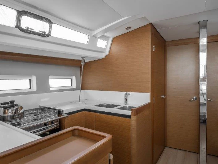 Pronájem Plachetnice v Nea Peramos -Jeanneau Sun Odyssey 440